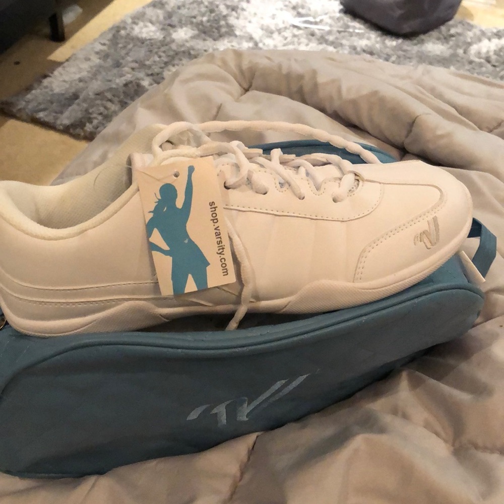Varsity cheer shoes never worn